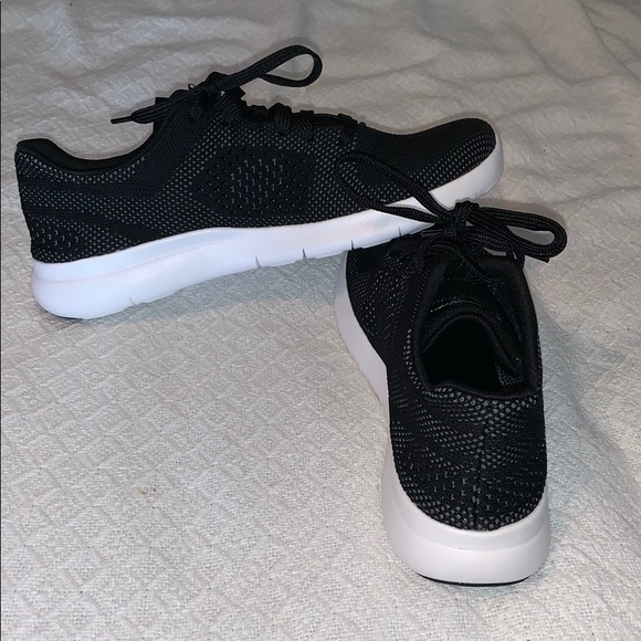 🚫NEW Champion Flex Knit shoes - Picture 2 of 6